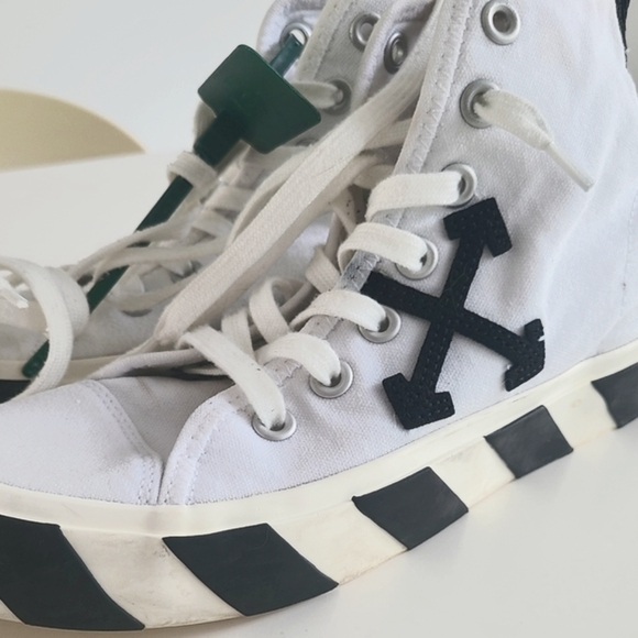 Off-white converse - Picture 3 of 9